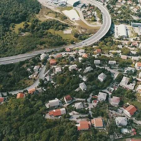 On The Hill Апартаменты